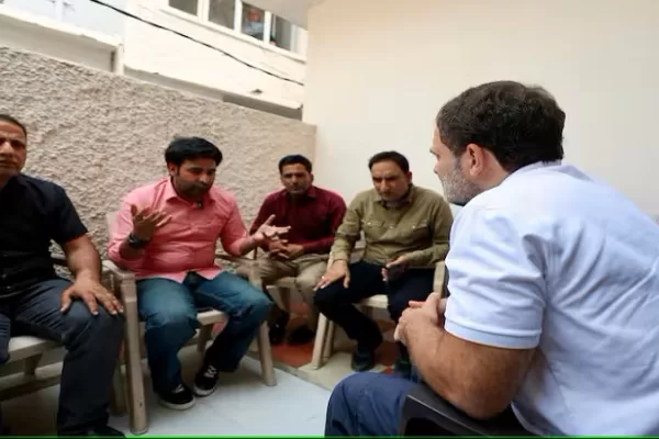 आपने खतरा देखा, चिंता न करें…’, पुंछ में पाकिस्तान की गोलाबारी से प्रभावित परिवारों से मिले राहुल गांधी