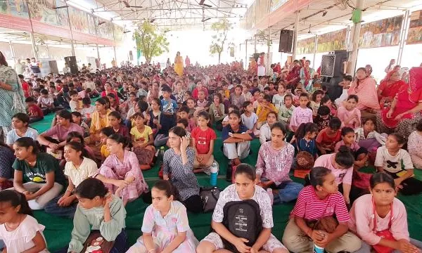 परम श्रद्धेय श्रीरामसुखदासजी महाराज की तपोस्थली पर गूंज रहे श्लोक, हजारों बच्चे सीख रहे गीता पाठ